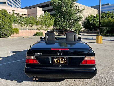 Mercedes-Benz-E-Class-Cabriolet-1995-6