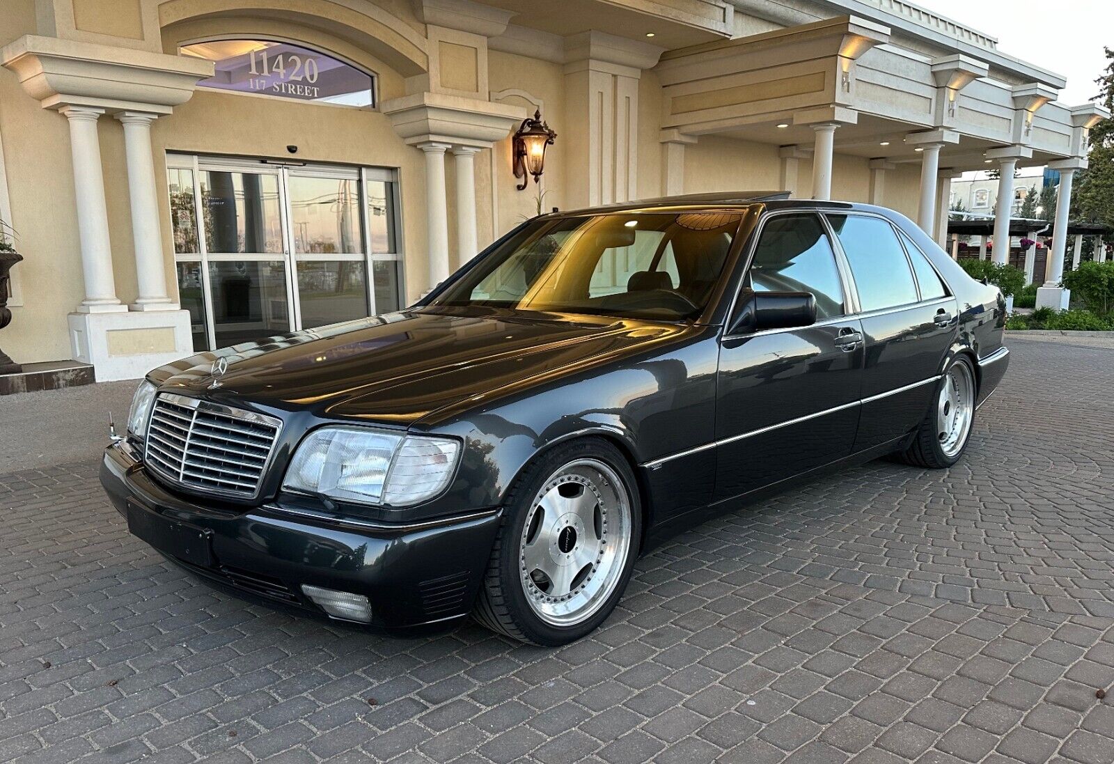 Mercedes-Benz-S-Class-Berline-1991-3