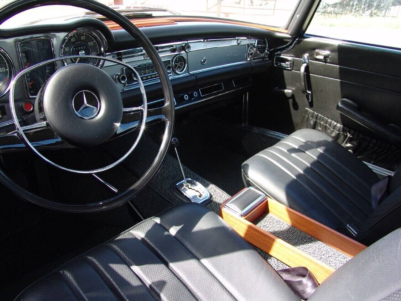 Mercedes-Benz-SL-Class-1970-10