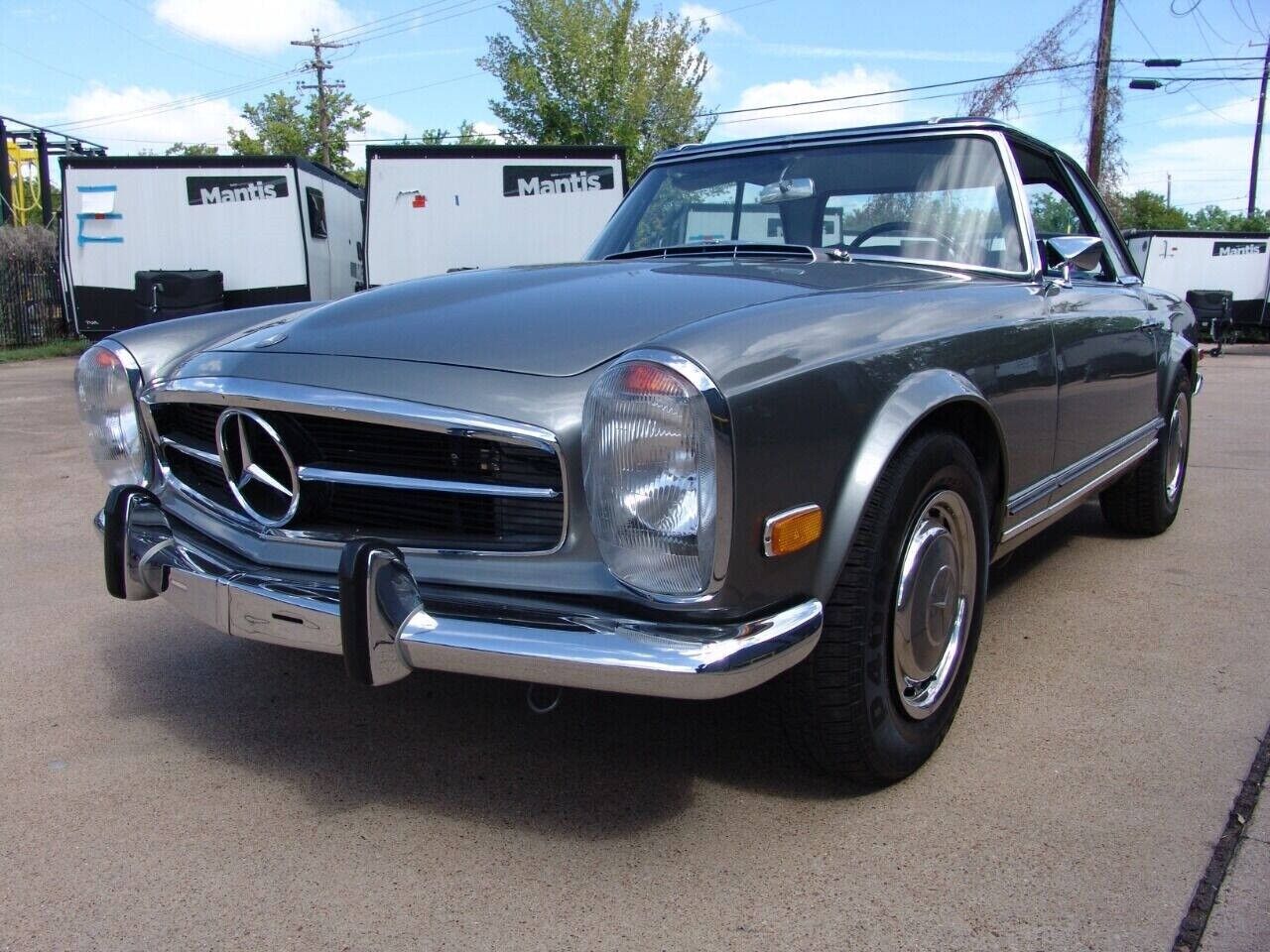 Mercedes-Benz-SL-Class-1970-3