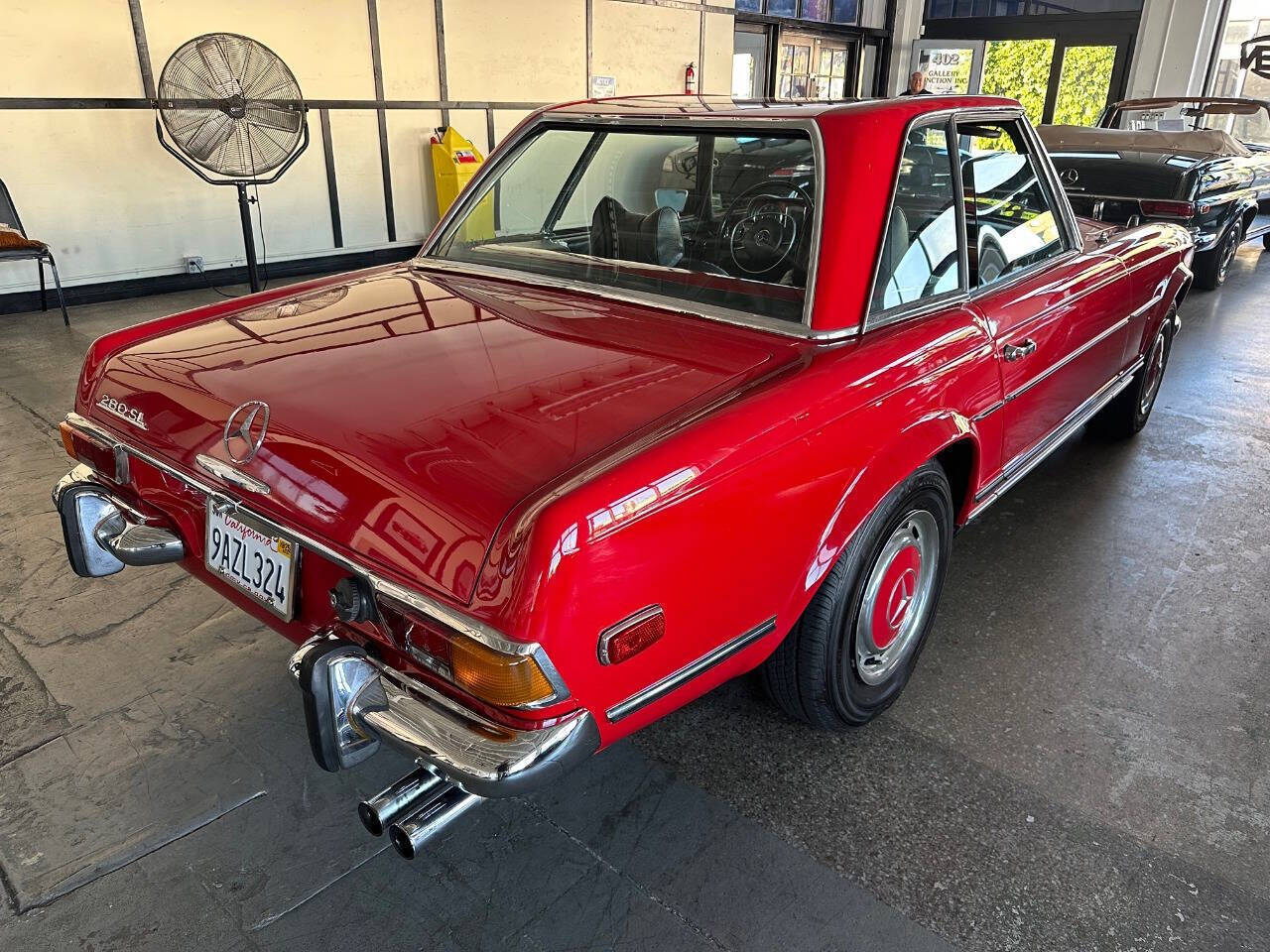 Mercedes-Benz-SL-Class-1970-3