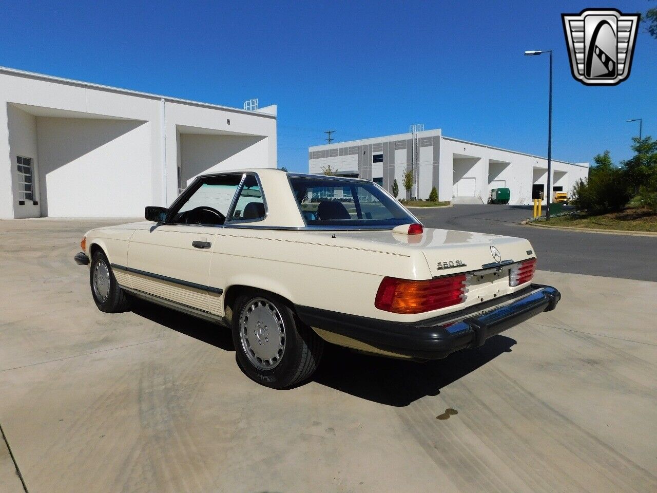 Mercedes-Benz-SL-Class-1987-8