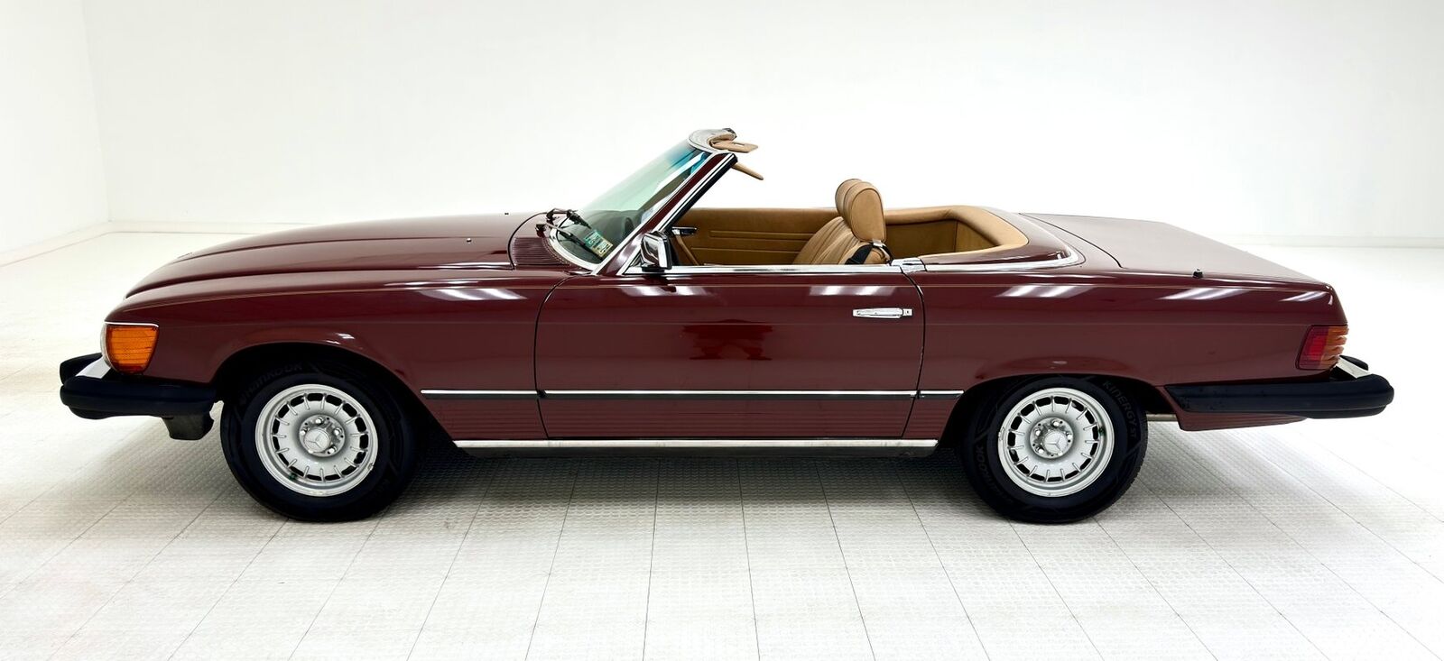 Mercedes-Benz-SL-Class-Cabriolet-1981-5