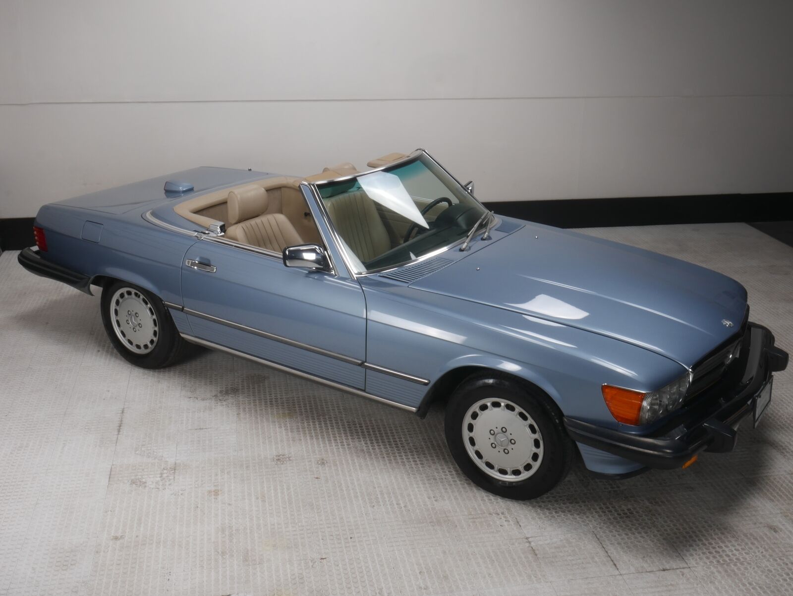 Mercedes-Benz-SL-Class-Cabriolet-1987-1