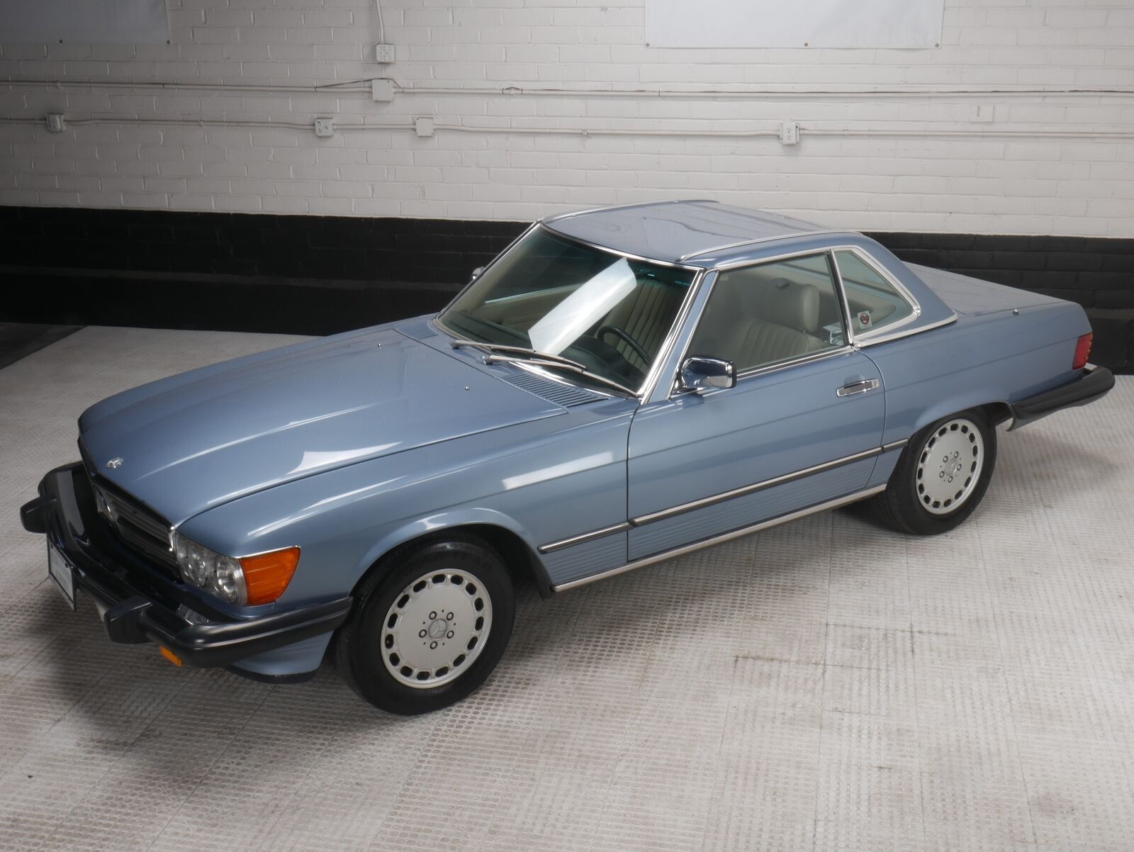 Mercedes-Benz-SL-Class-Cabriolet-1987-7