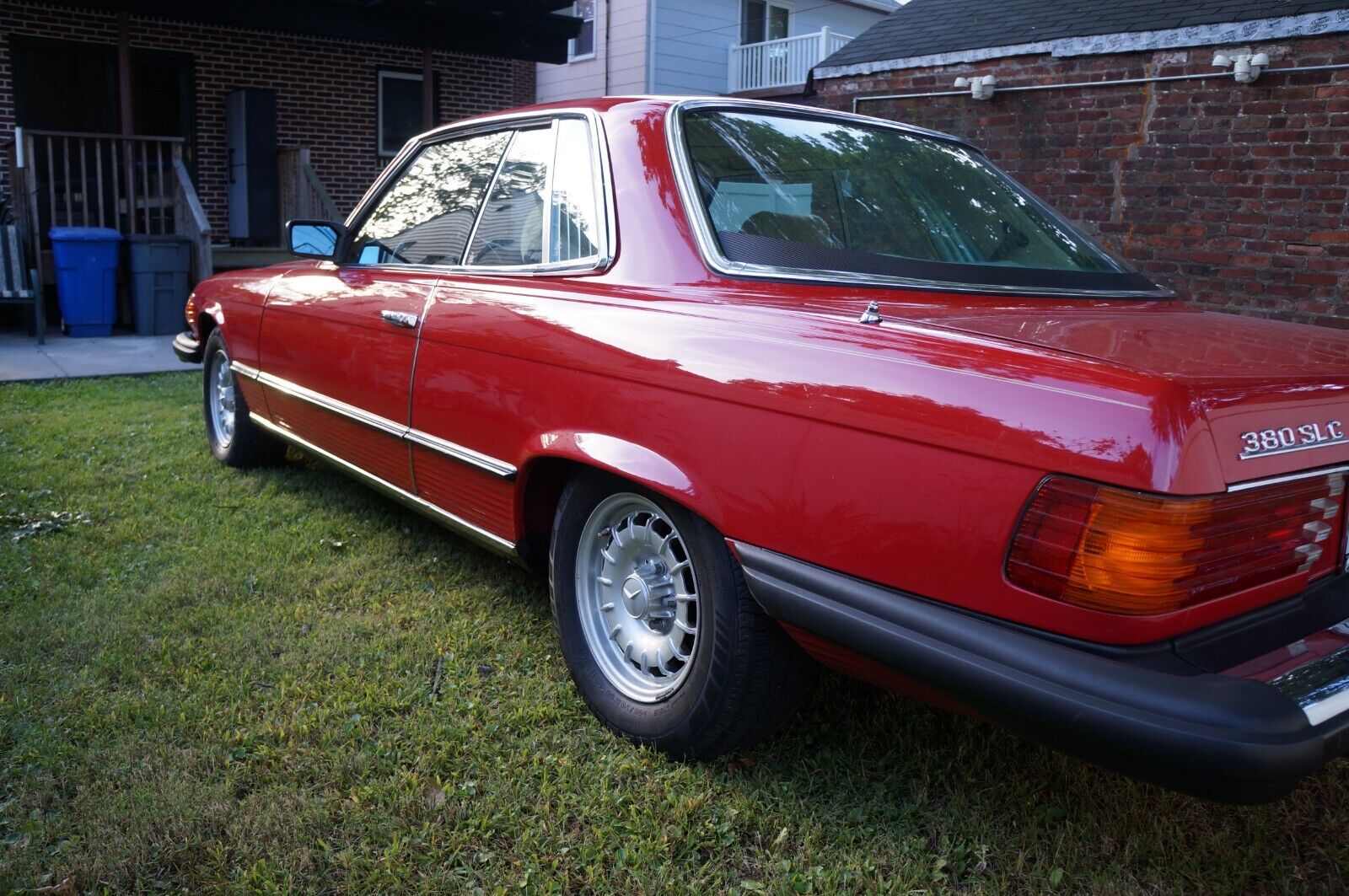 Mercedes-Benz-SL-Class-Coupe-1981-16