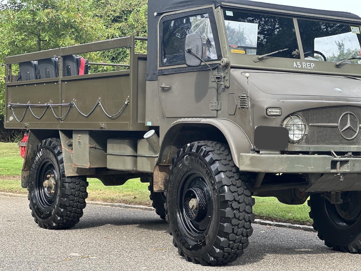 Mercedes-Benz-Unimog-SUV-1963-28