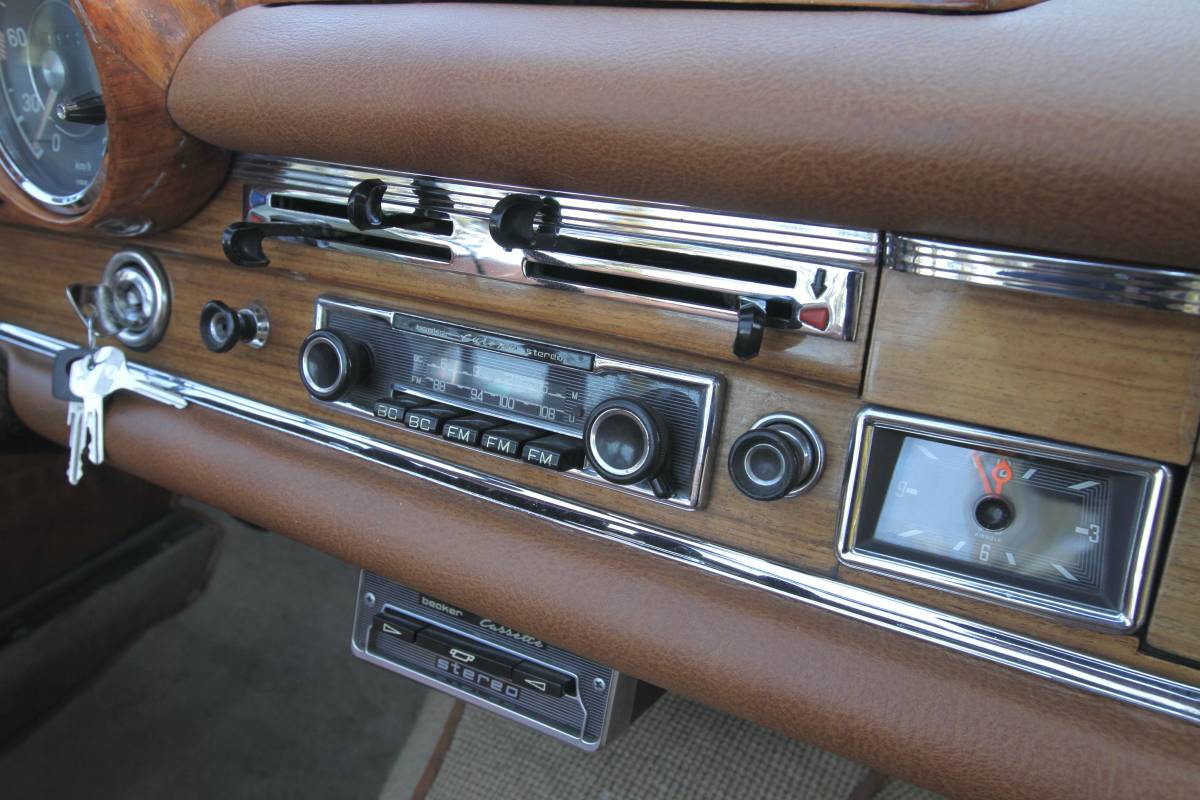 Mercedes-benz-220se-cabriolet-1962-17