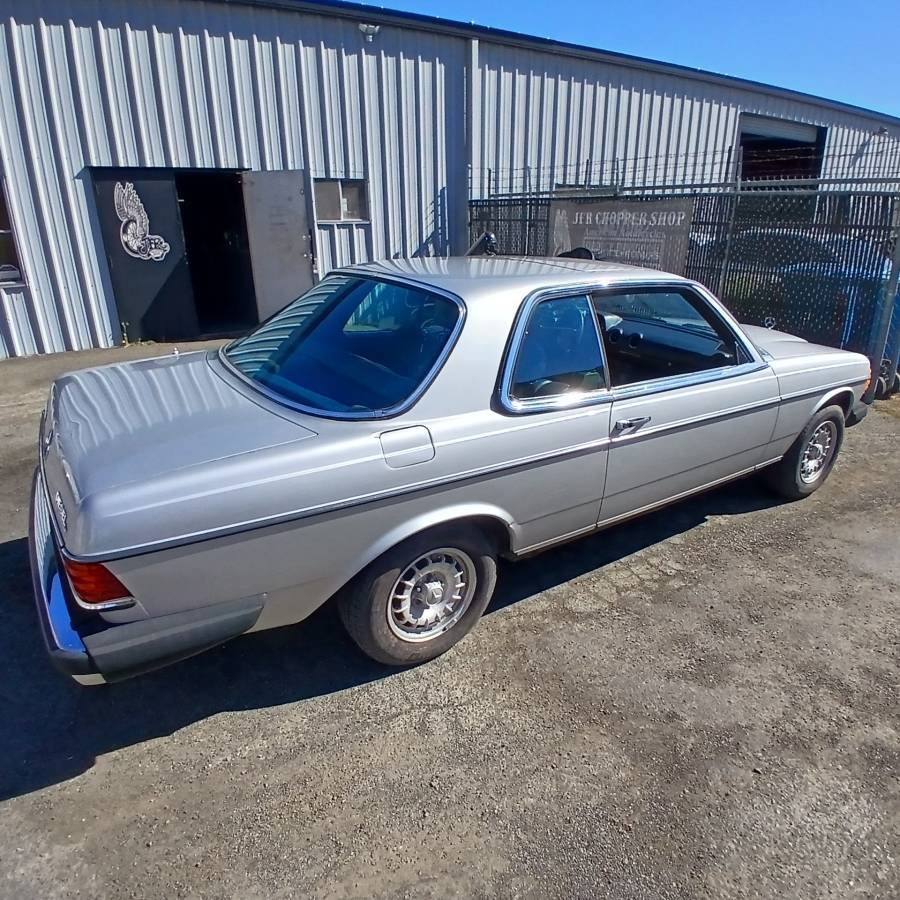 Mercedes-benz-280c-1980-6