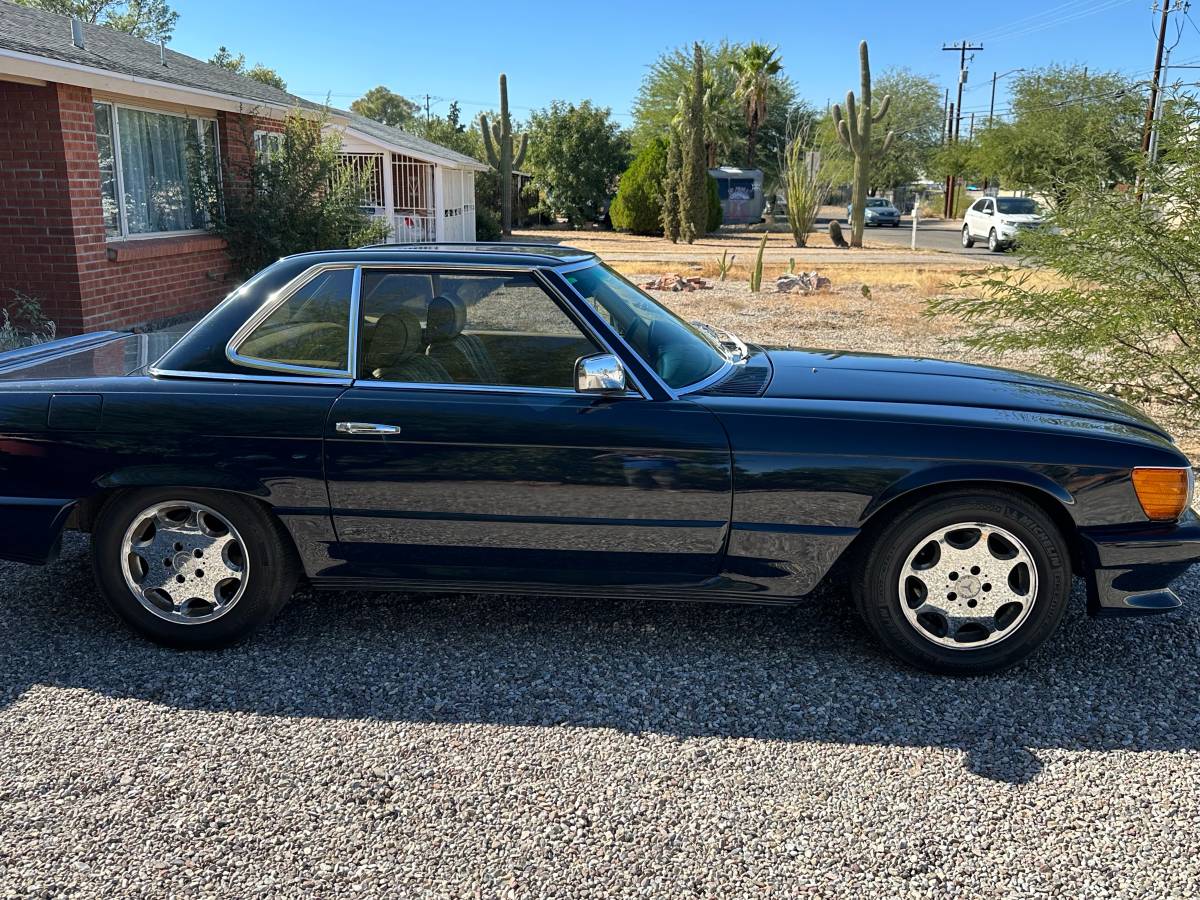 Mercedes-benz-280sl-1983-3