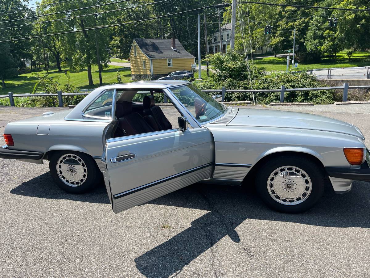 Mercedes-benz-560sl-1989-8