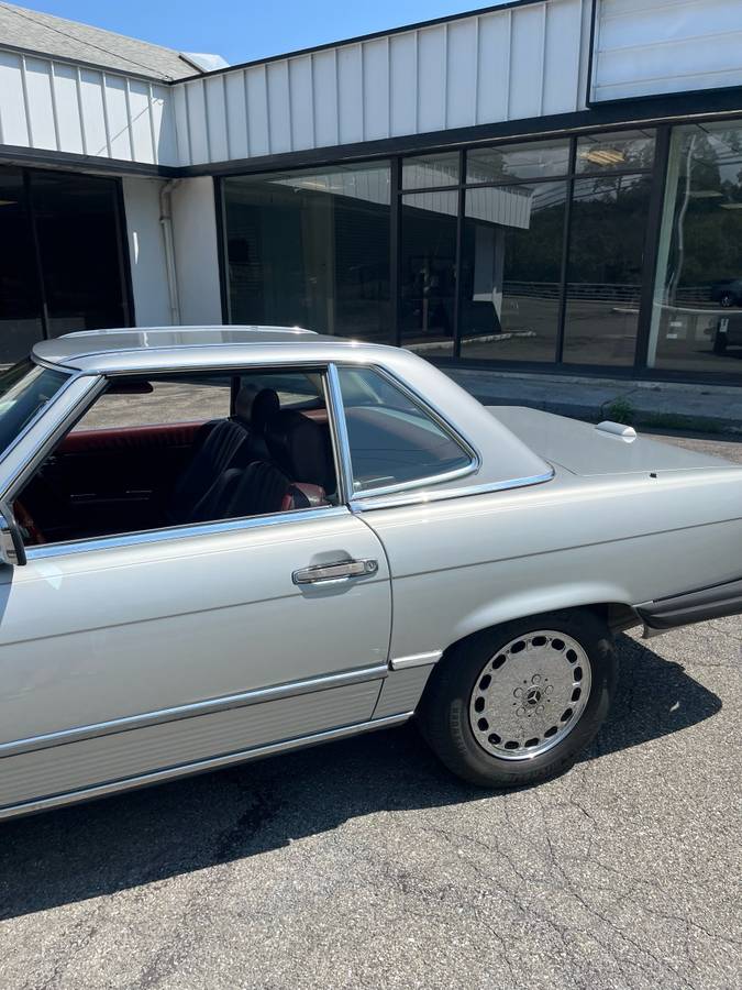 Mercedes-benz-560sl-1989-9