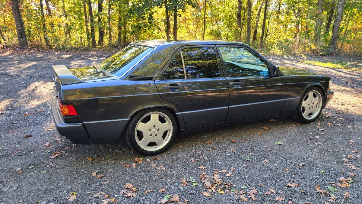 Mercedes-benz-Benz-190e-1993-4