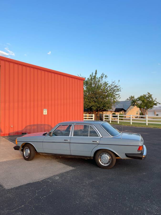 Mercedes-benz-Benz-240d-300d-190d-diesel-190e-w124-1980-9