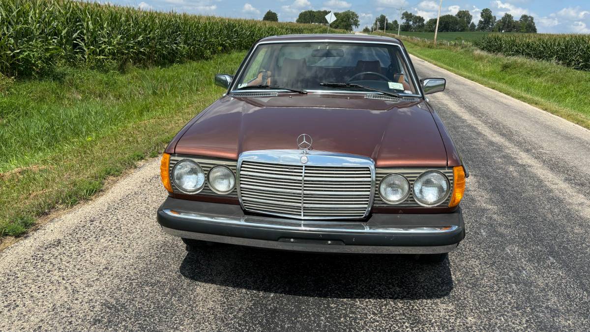 Mercedes-benz-Benz-280ce-1978-5