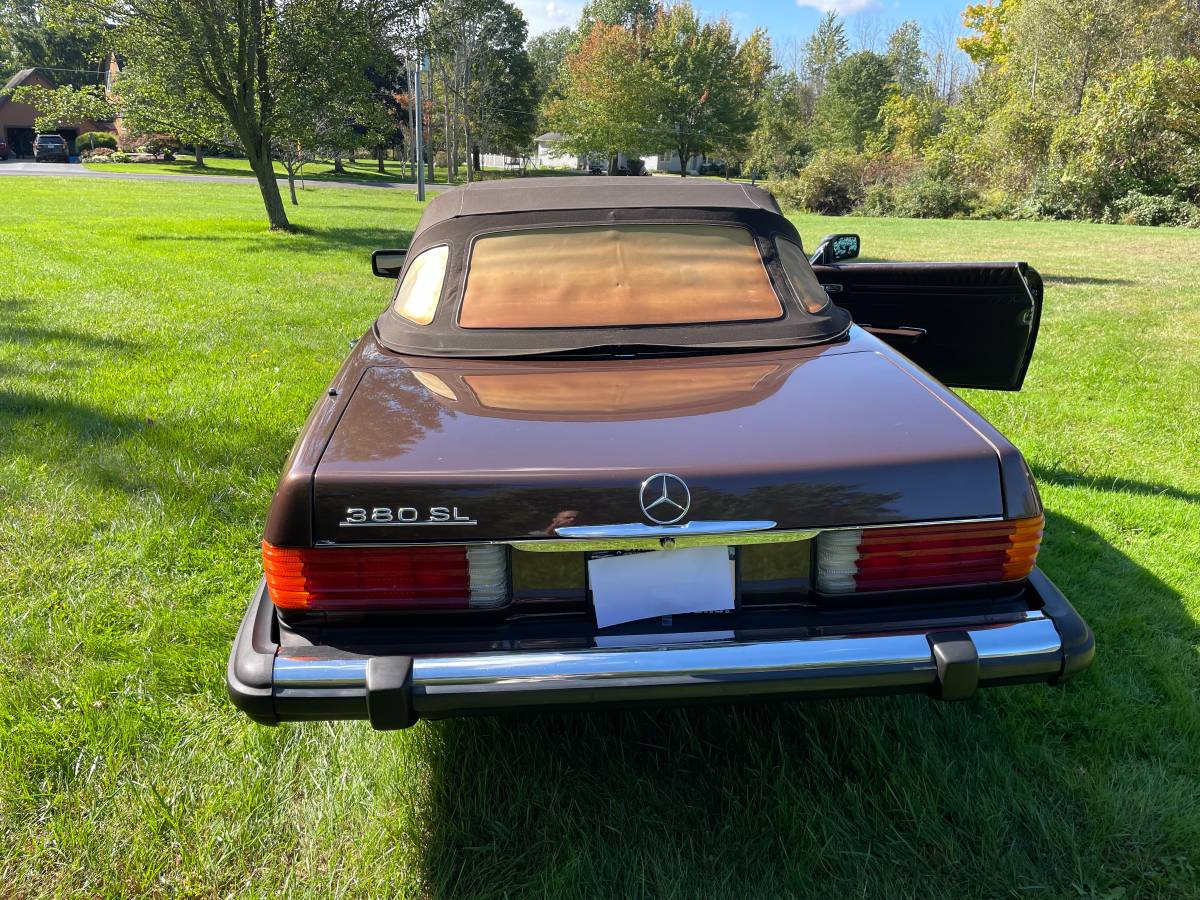 Mercedes-benz-Benz-380-sl-1984-11