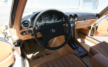 Mercedes-benz-Benz-380sl-1981-17