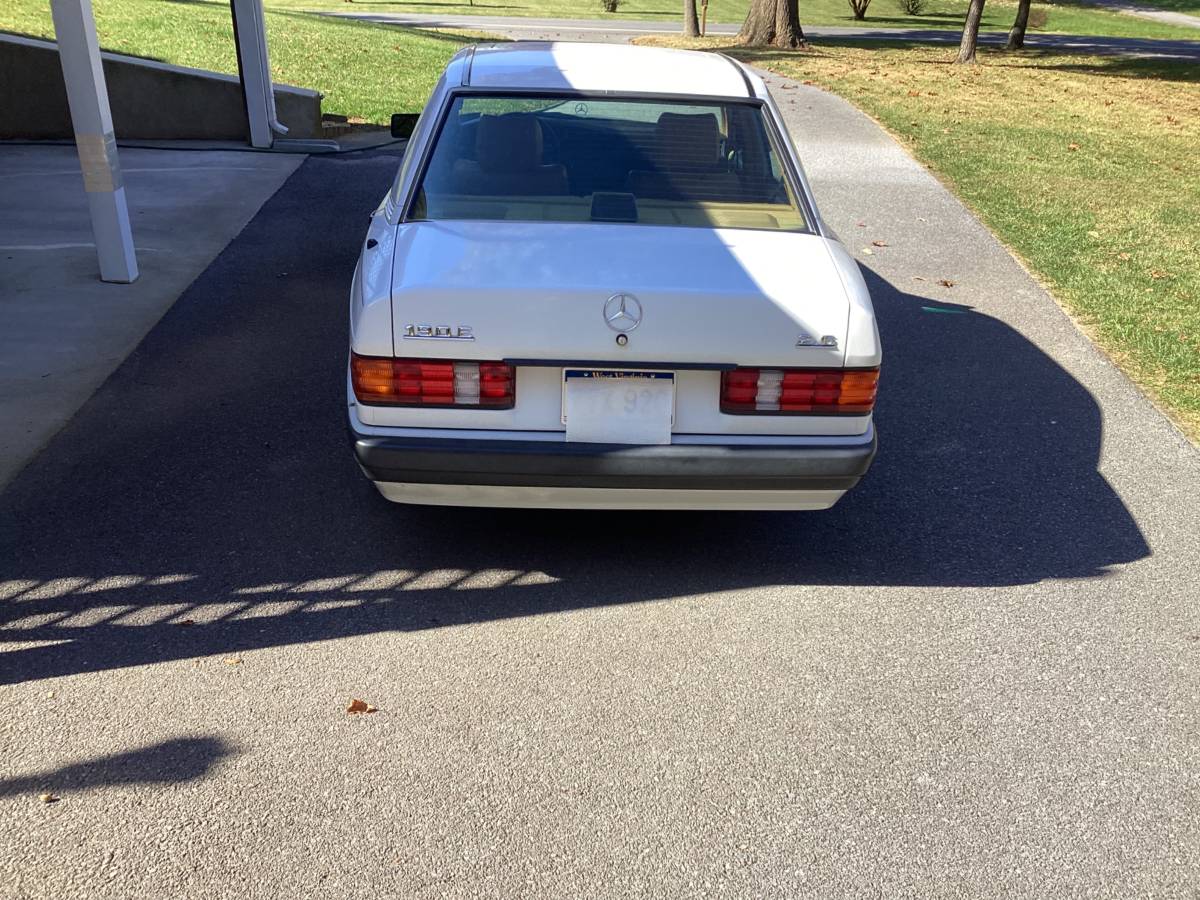 Mercedes-benz-benz-190-190e-2.6-1991-12