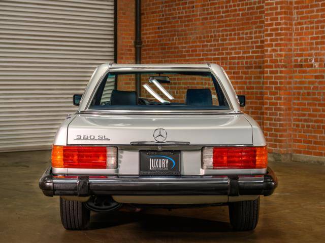 Mercedes-benz-benz-380-1981-16