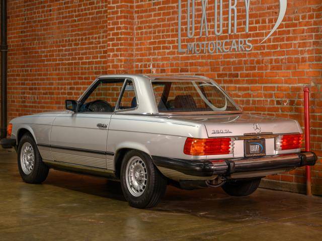 Mercedes-benz-benz-380-1981-9