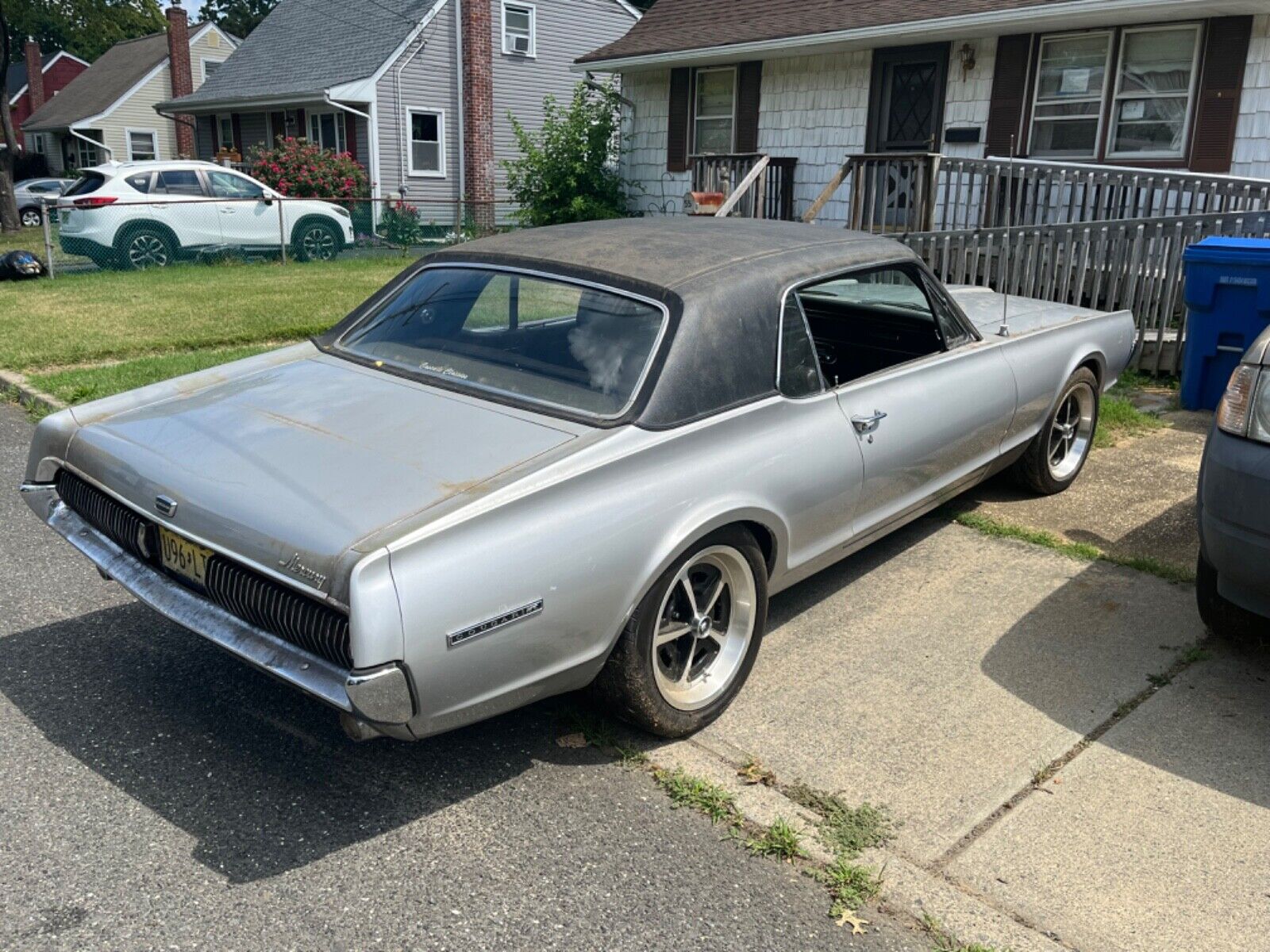 Mercury-Cougar-Coupe-1967-1