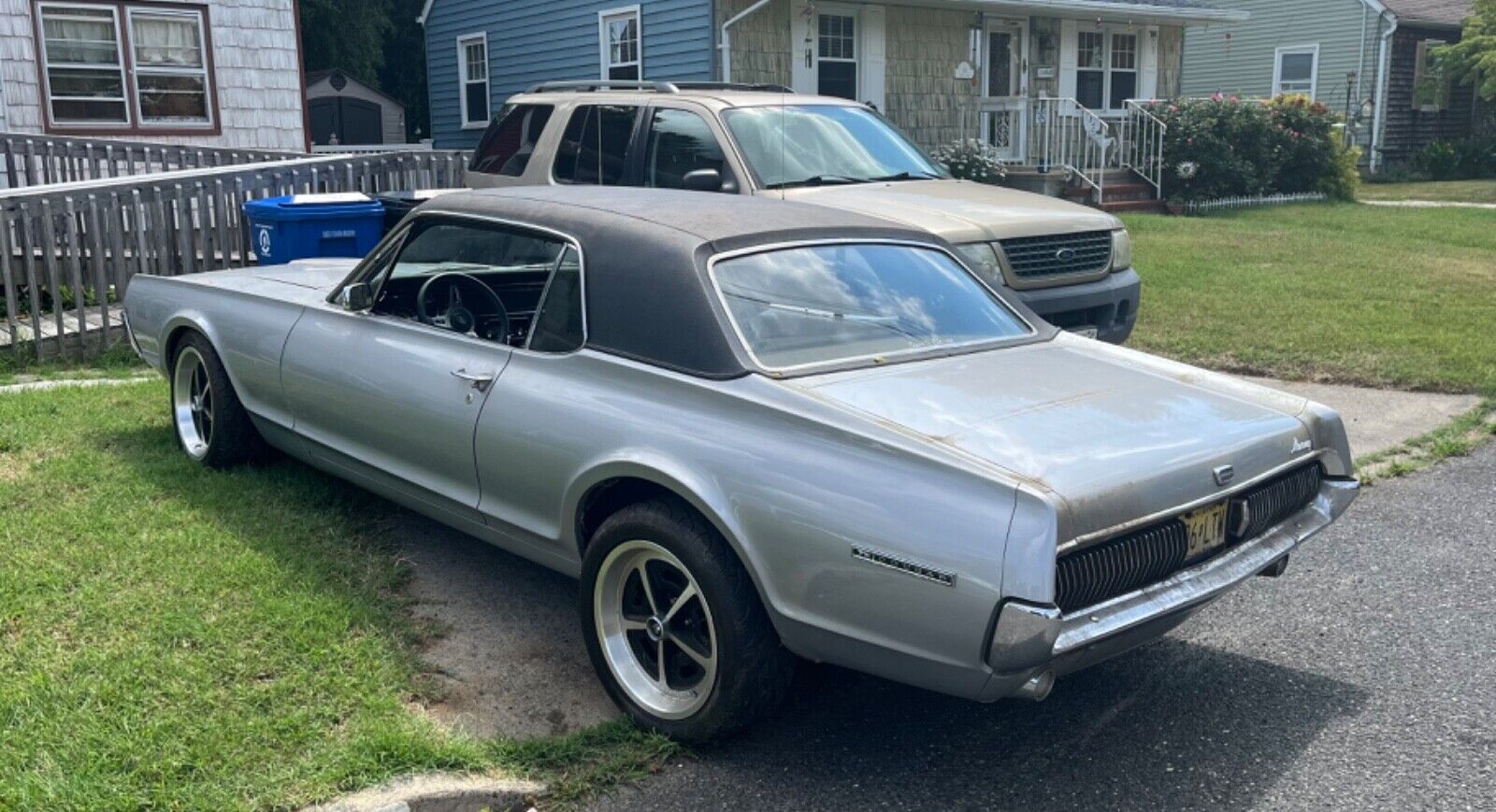 Mercury-Cougar-Coupe-1967-2