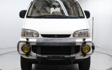 Mitsubishi-Fuso-Delica-Van-1994-2