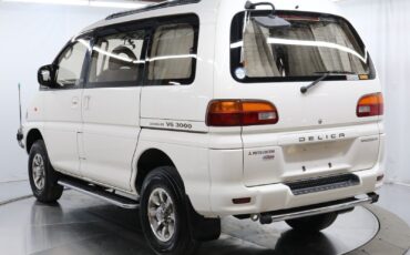 Mitsubishi-Fuso-Delica-Van-1994-4