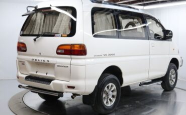 Mitsubishi-Fuso-Delica-Van-1994-6