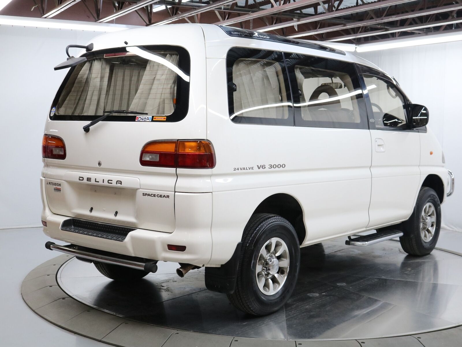 Mitsubishi-Fuso-Delica-Van-1994-6