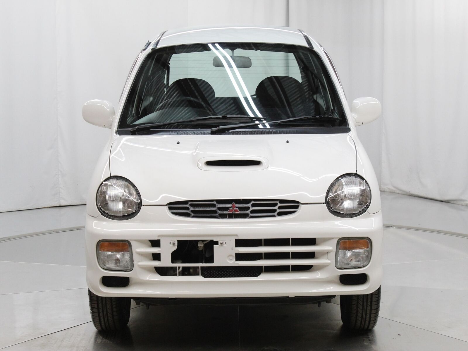 Mitsubishi-Fuso-Minica-Coupe-1995-2