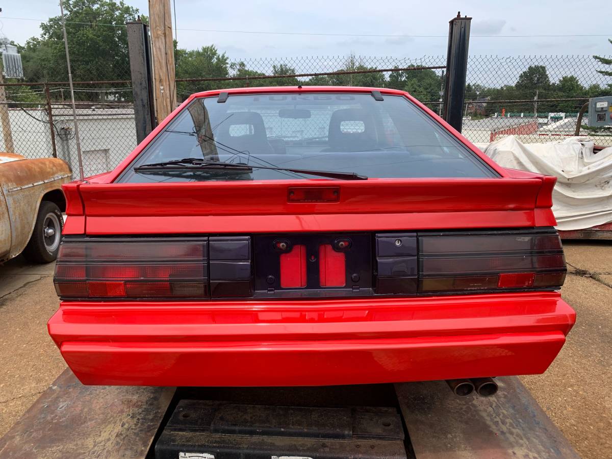 Mitsubishi-Starion-1988-9