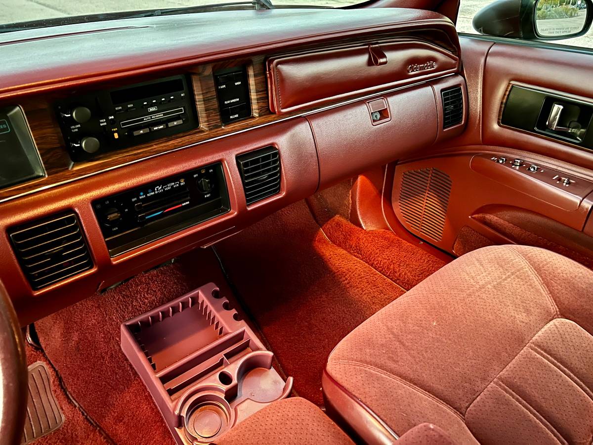 Oldsmobile-1992-18