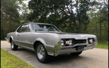 Oldsmobile-442-holiday-coupe-1967