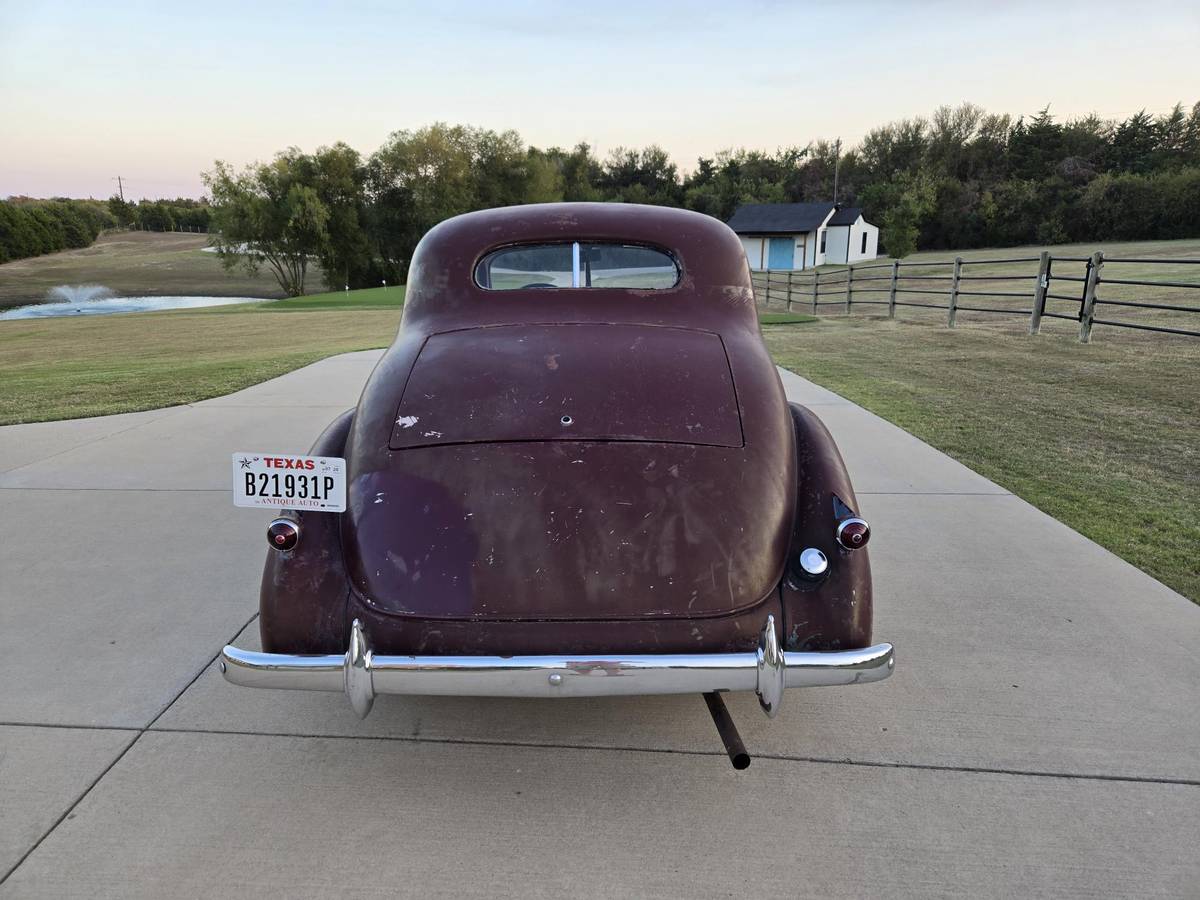 Oldsmobile-Coupe-1935-6