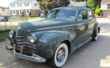 Oldsmobile-Custom-Cruiser-Berline-1940-5