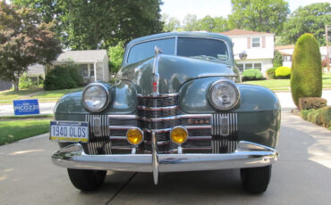 Oldsmobile-Custom-Cruiser-Berline-1940-6