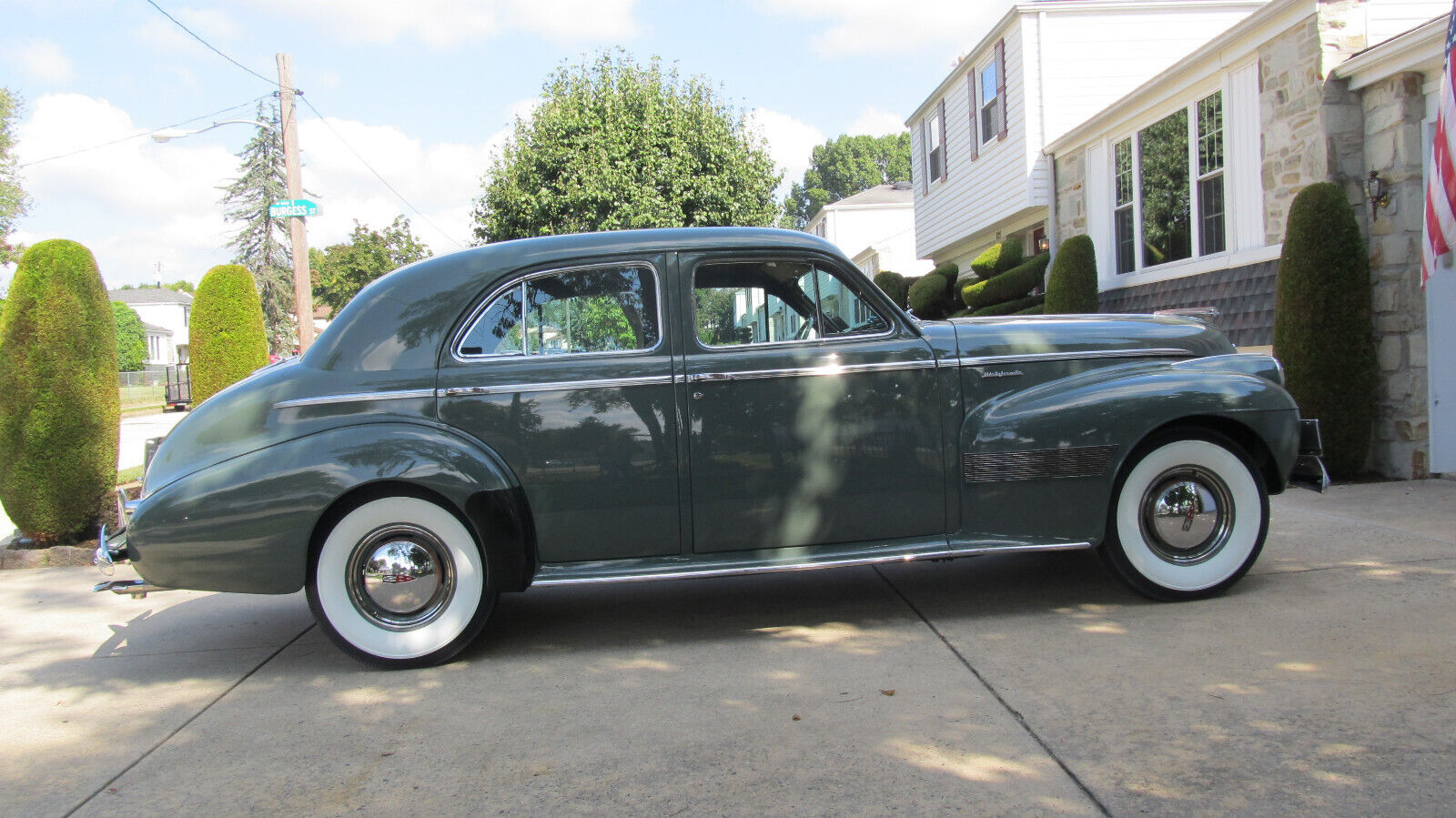 Oldsmobile-Custom-Cruiser-Berline-1940-8