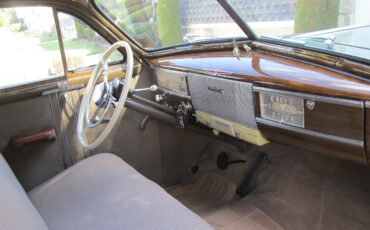 Oldsmobile-Custom-Cruiser-Berline-1940-9