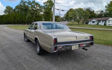 Oldsmobile-Cutlass-1967-2