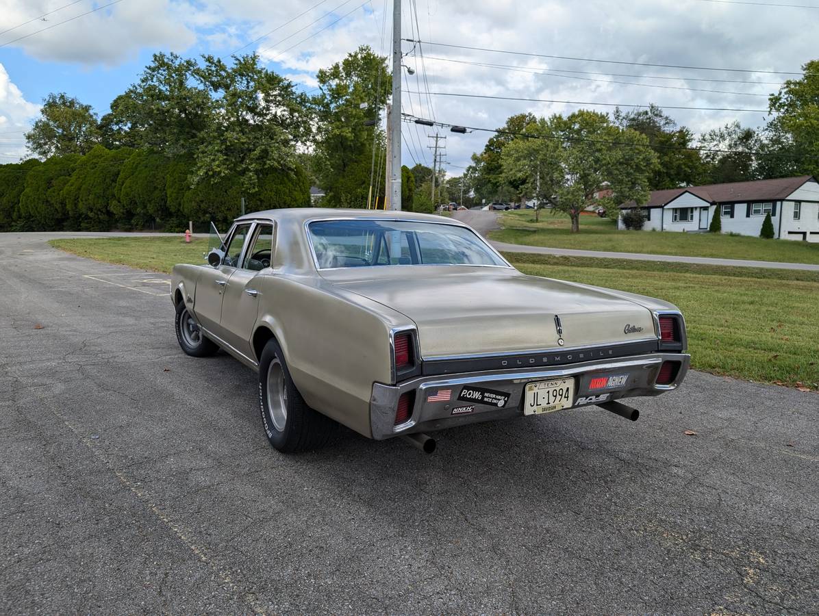 Oldsmobile-Cutlass-1967-2