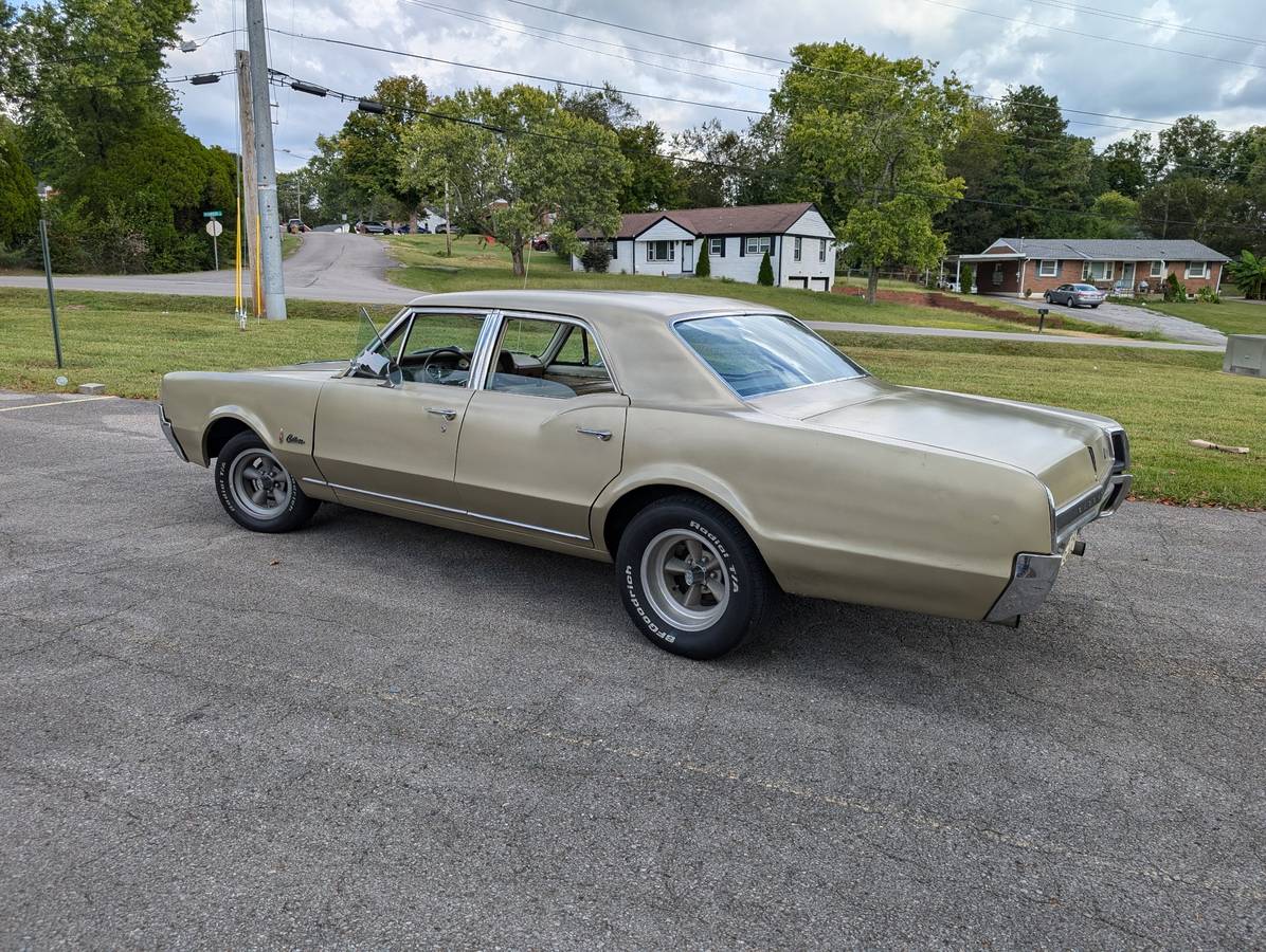 Oldsmobile-Cutlass-1967-3