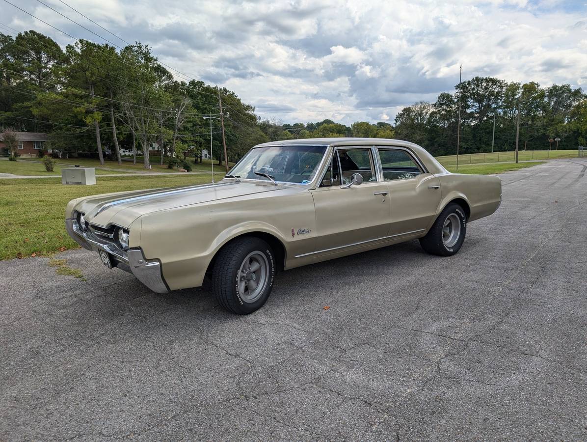 Oldsmobile-Cutlass-1967-4