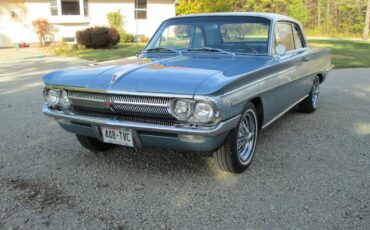 Oldsmobile-Cutlass-Coupe-1962-1