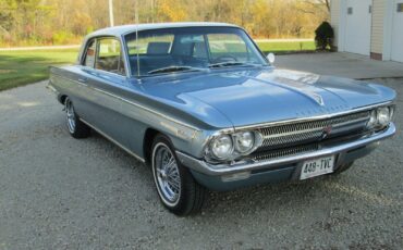 Oldsmobile-Cutlass-Coupe-1962-2