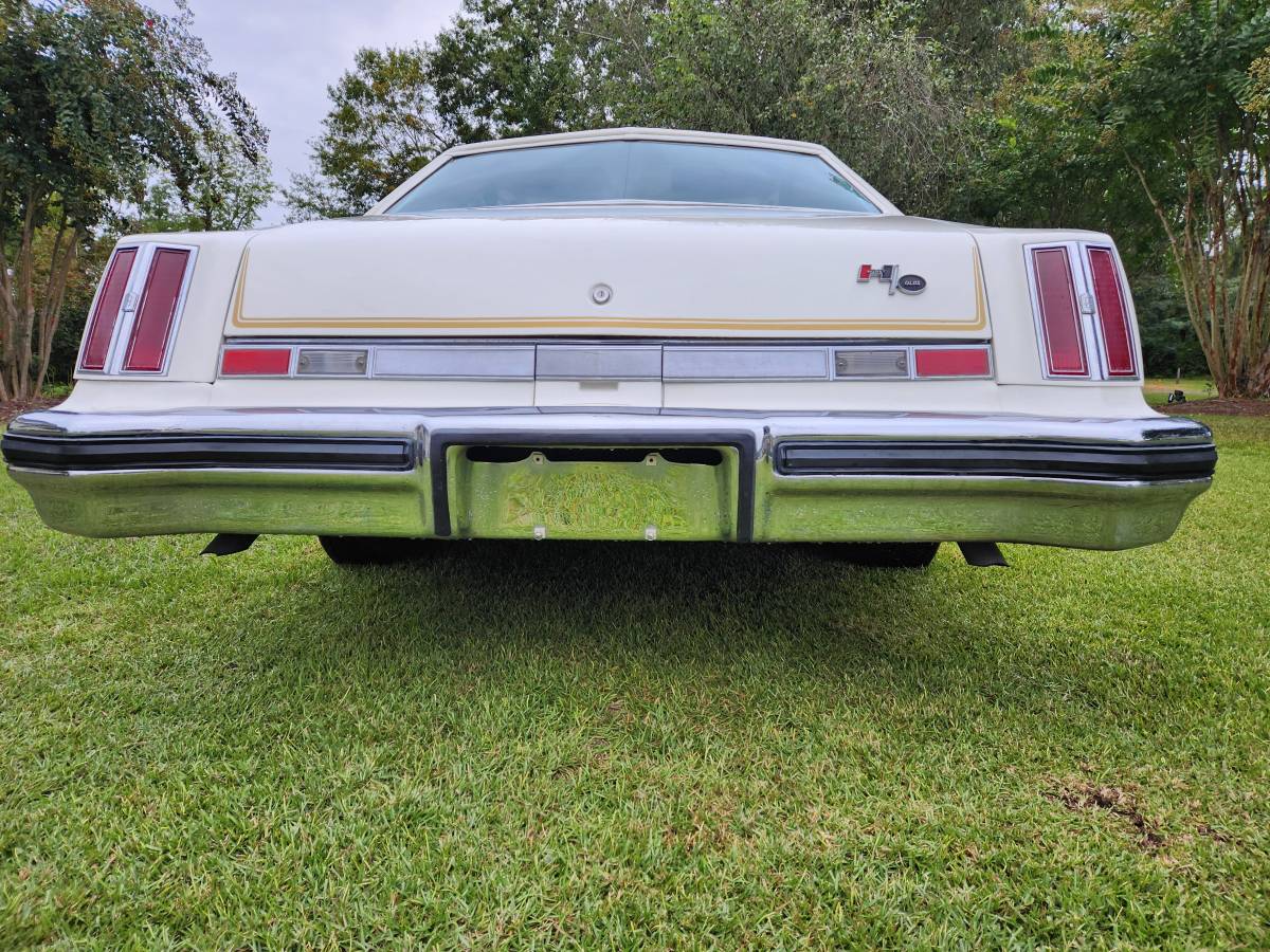 Oldsmobile-Cutlass-hurst-olds-1975-5