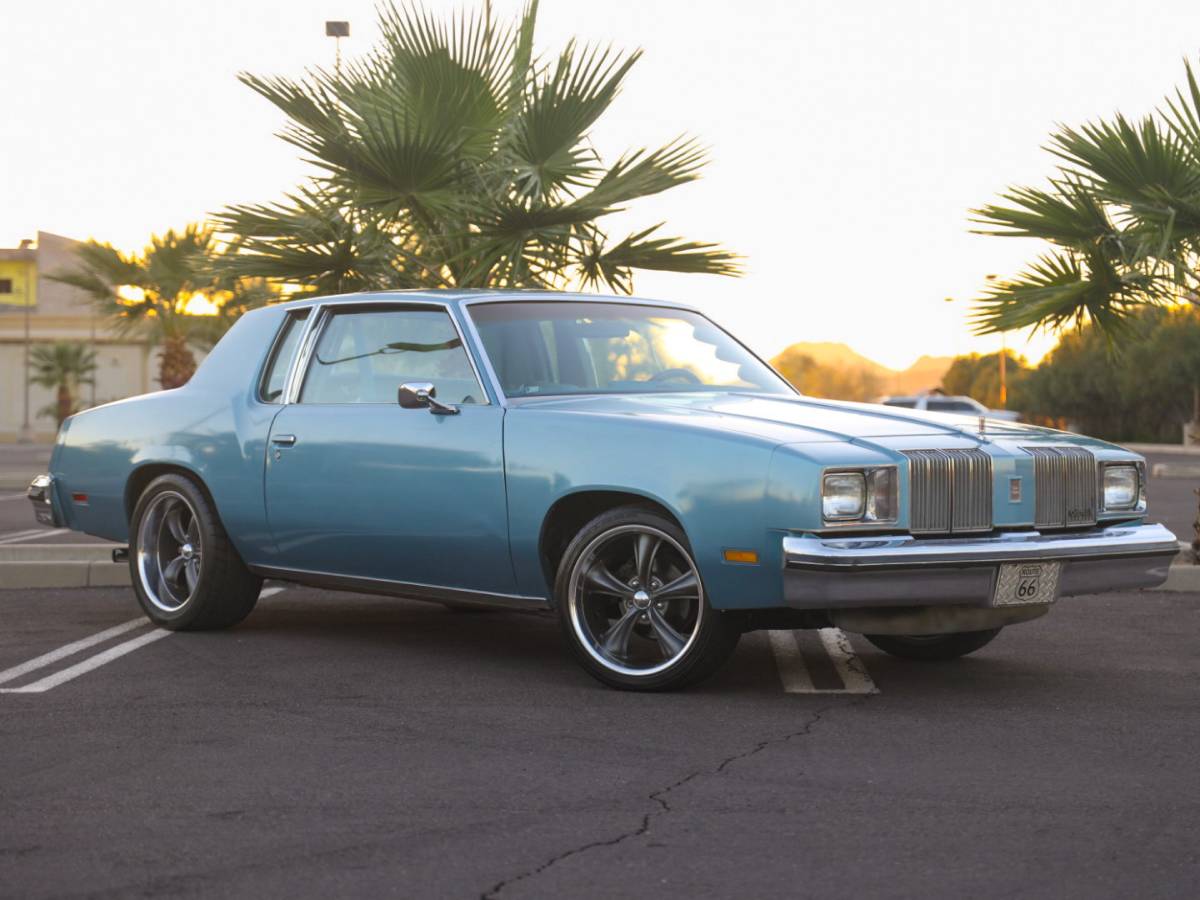 Oldsmobile-Cutlass-supreme-1979-2