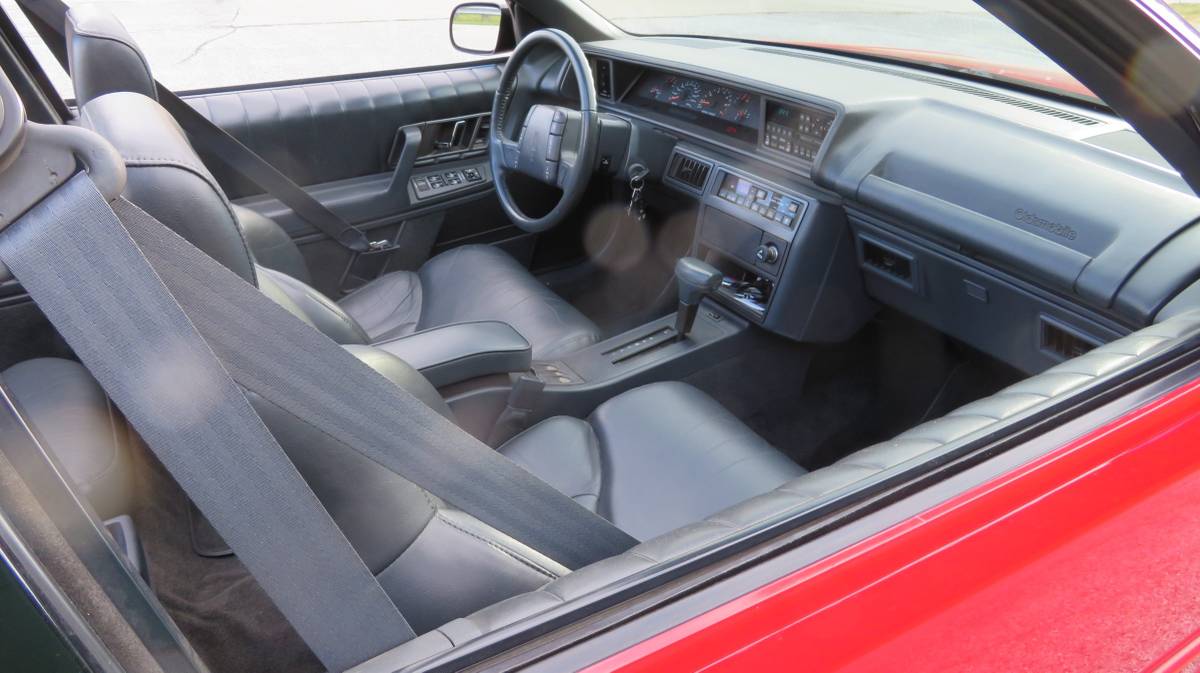 Oldsmobile-Cutlass-supreme-coupe-1993-14