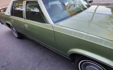 Oldsmobile-Delta-88-1979