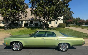 Oldsmobile-Delta-88-royale-1972-1